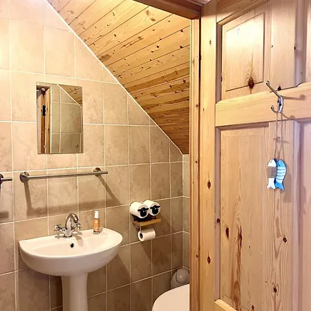 Hill View House Apartament *